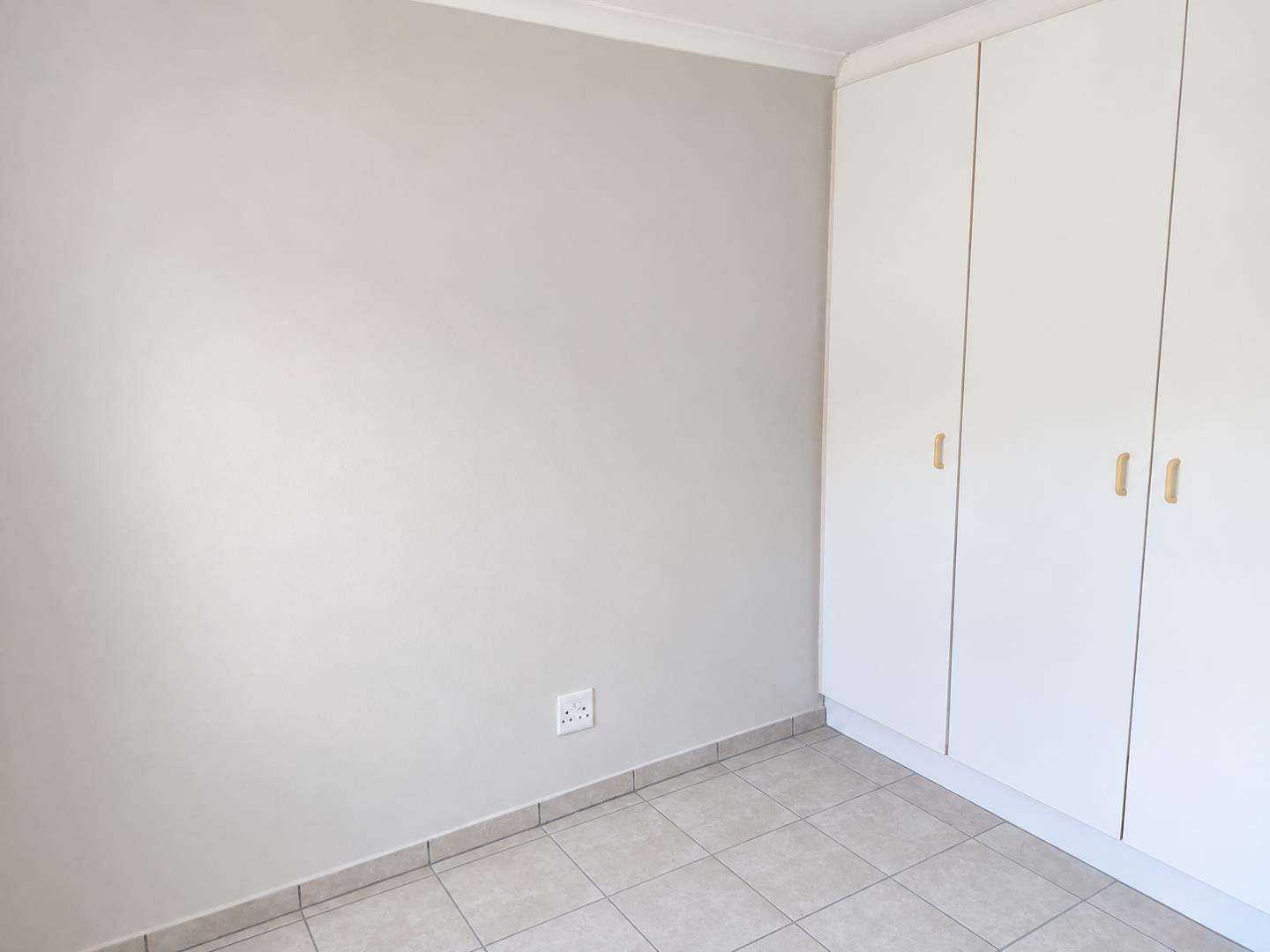 769788_Bright_Minimalist_Room_Corner.png